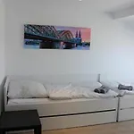 Beautiful Airportflats Near Apartment Köln